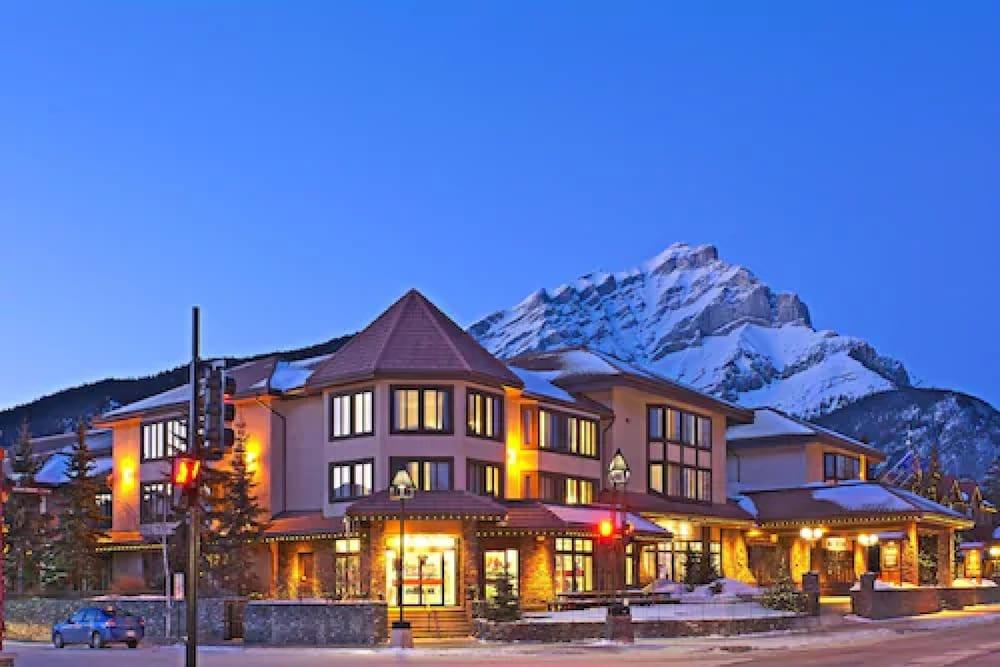 Elk + Avenue Hotel Banff Exterior photo